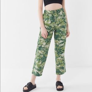 UO Jace Poplin Cropped Zip-Front Pant